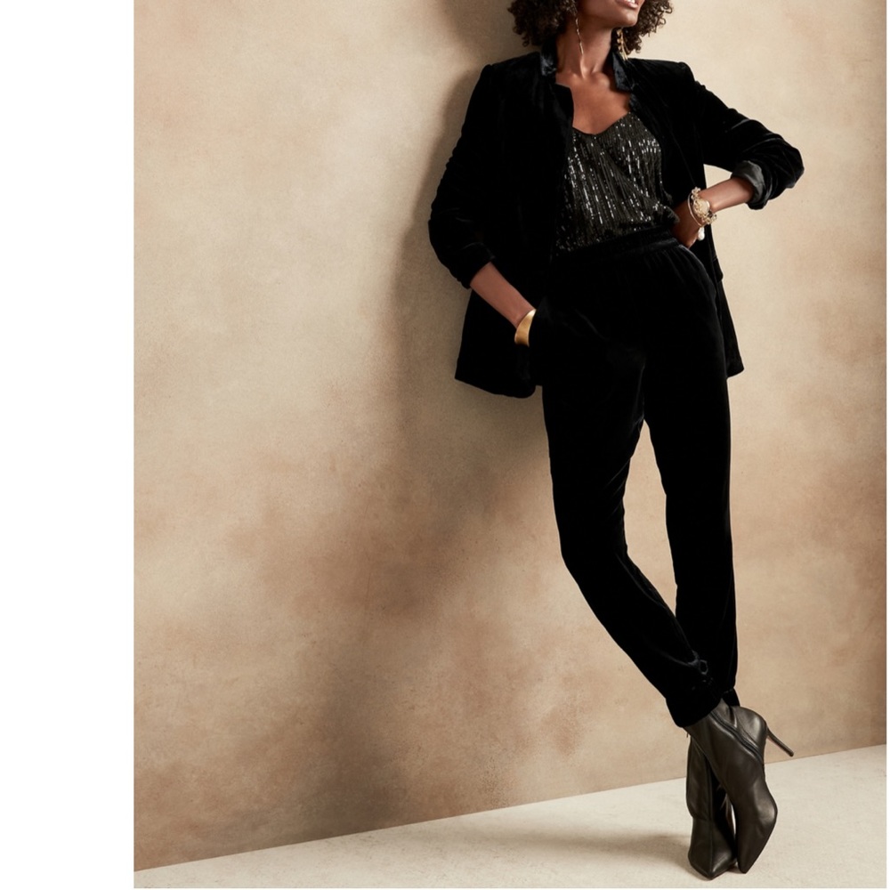 Black velvet jogger with silk